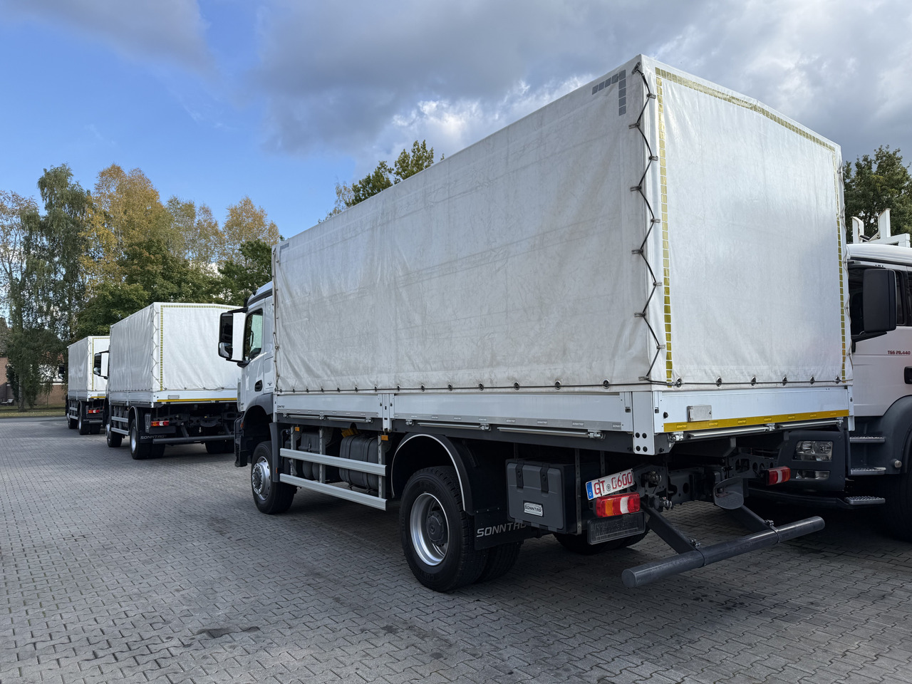 栏板式/ 平板卡车 Mercedes-Benz Arocs 1827 AK 4X4 Ex-：图8