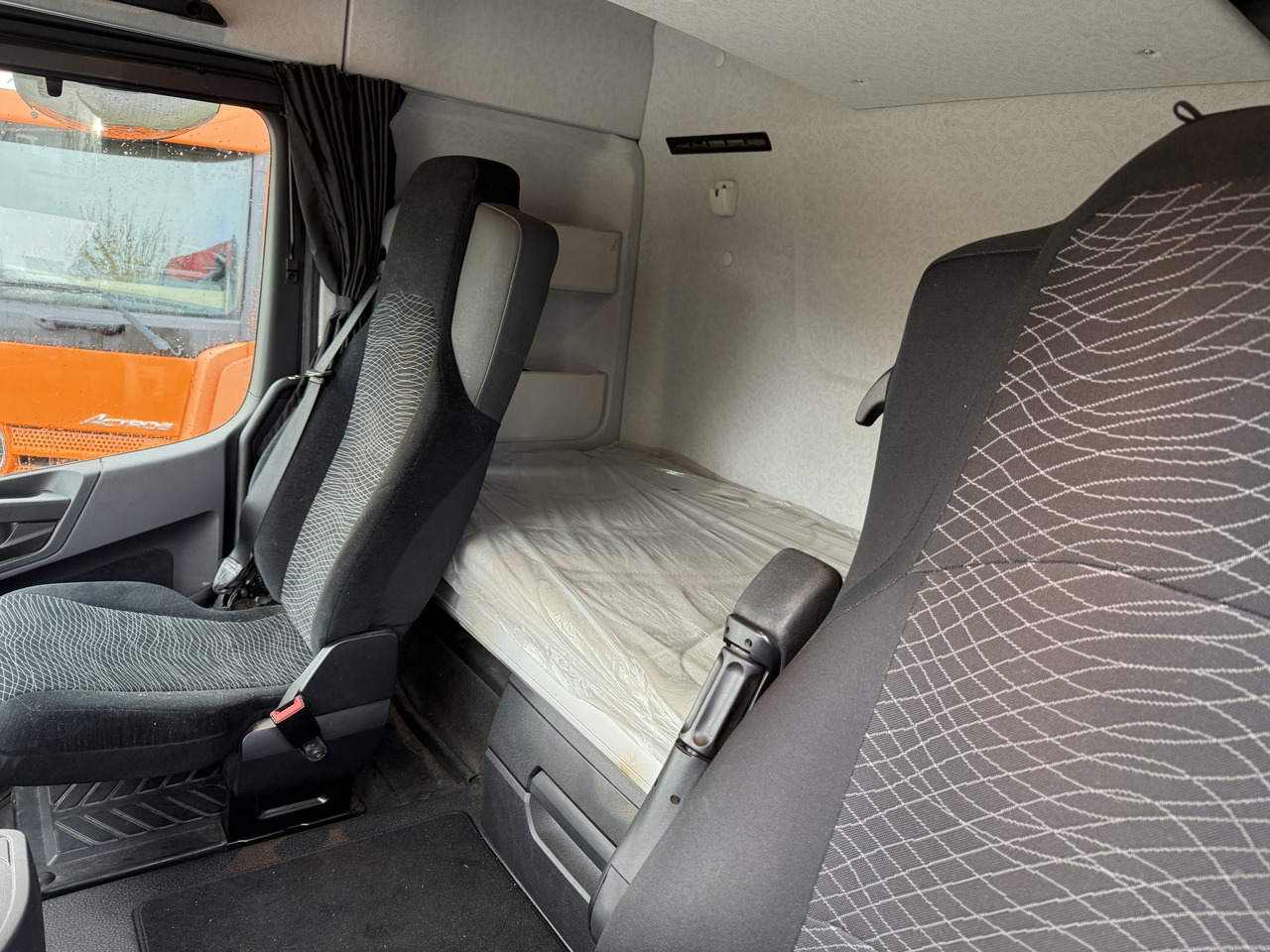 Mercedes-Benz Arocs 2653 6X4 Kran Kesla 2124L - 牵引车:图4 Mercedes-Benz Arocs 2653 6X4 Kran Kesla 2124L - 牵引车:图4