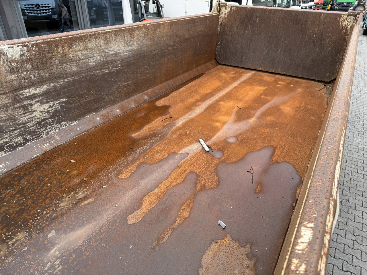 Mercedes-Benz Arocs 3245 K 8X4 - 翻斗车:图3 Mercedes-Benz Arocs 3245 K 8X4 - 翻斗车:图3