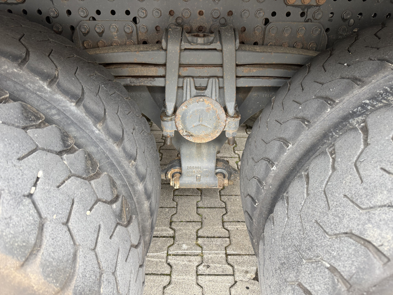 Mercedes-Benz Arocs 3245 K 8X4 - 翻斗车:图5 Mercedes-Benz Arocs 3245 K 8X4 - 翻斗车:图5