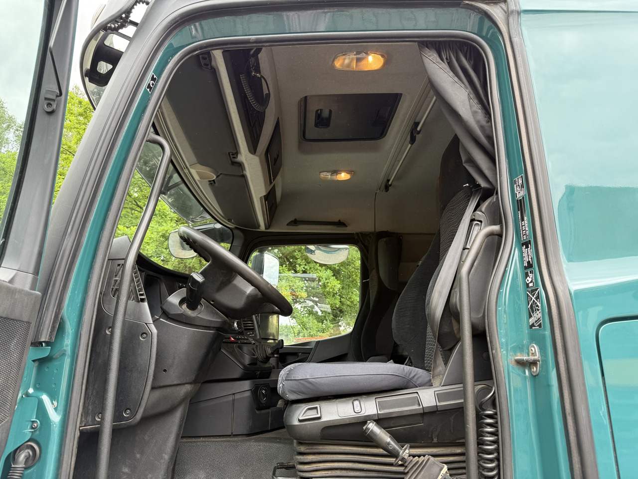 Mercedes-Benz Arocs 3251 8X4 Haken mit Kran HMF 2620 K5 - 吊钩升降车, 起重车:图3 Mercedes-Benz Arocs 3251 8X4 Haken mit Kran HMF 2620 K5 - 吊钩升降车, 起重车:图3