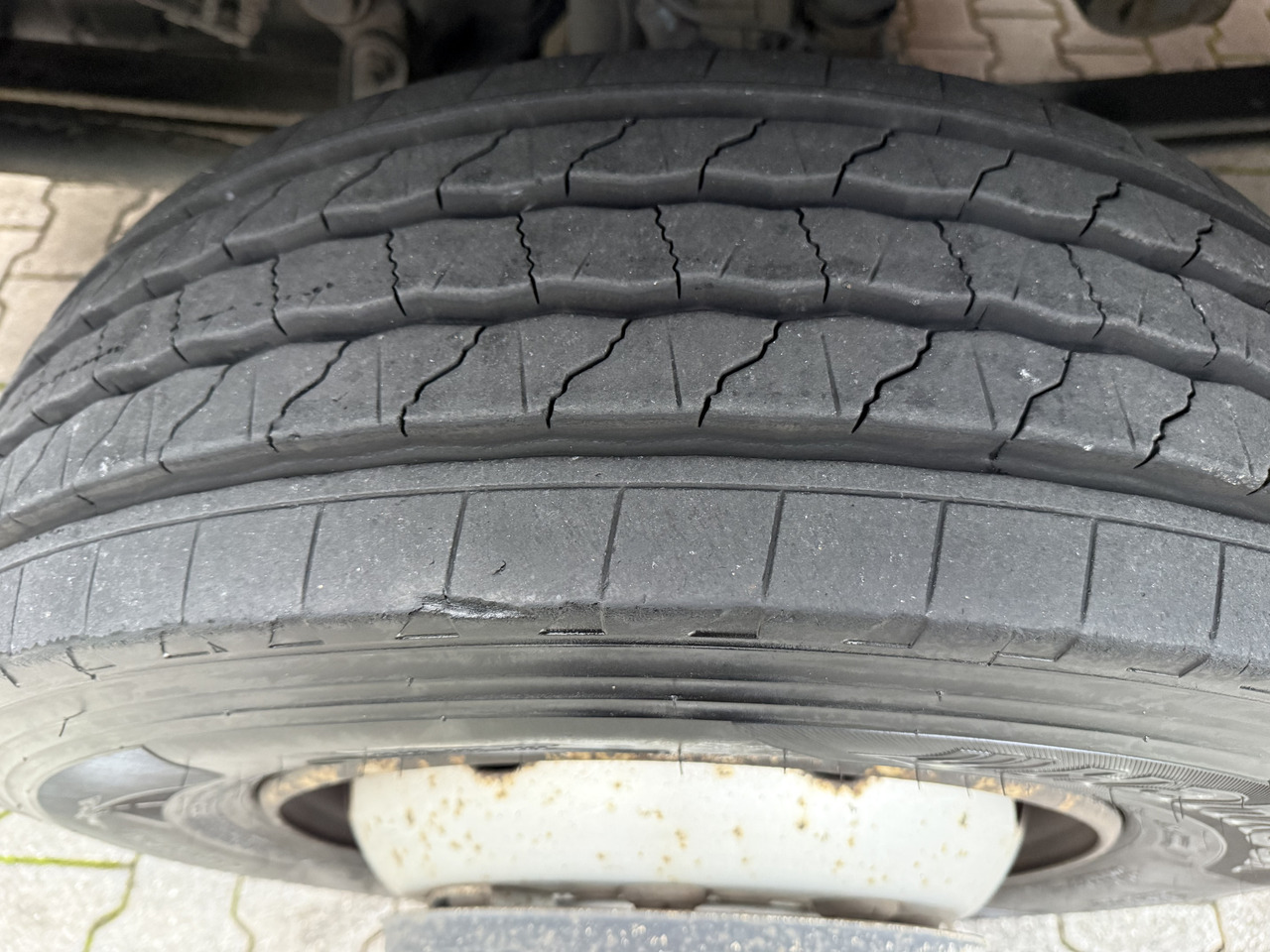 Mercedes-Benz Atego 1224 - 厢式卡车:图3 Mercedes-Benz Atego 1224 - 厢式卡车:图3