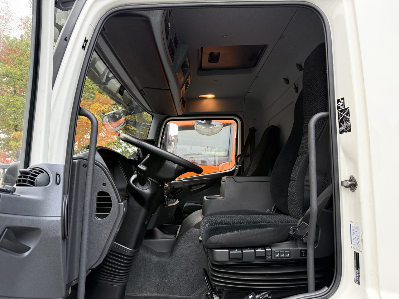 Mercedes-Benz Atego 1224 - 厢式卡车:图4 Mercedes-Benz Atego 1224 - 厢式卡车:图4