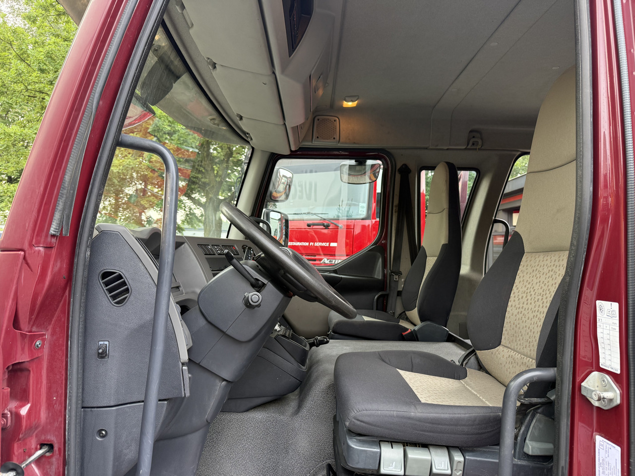 Renault Midlum 180.10 DoKa - 厢式卡车:图4 Renault Midlum 180.10 DoKa - 厢式卡车:图4
