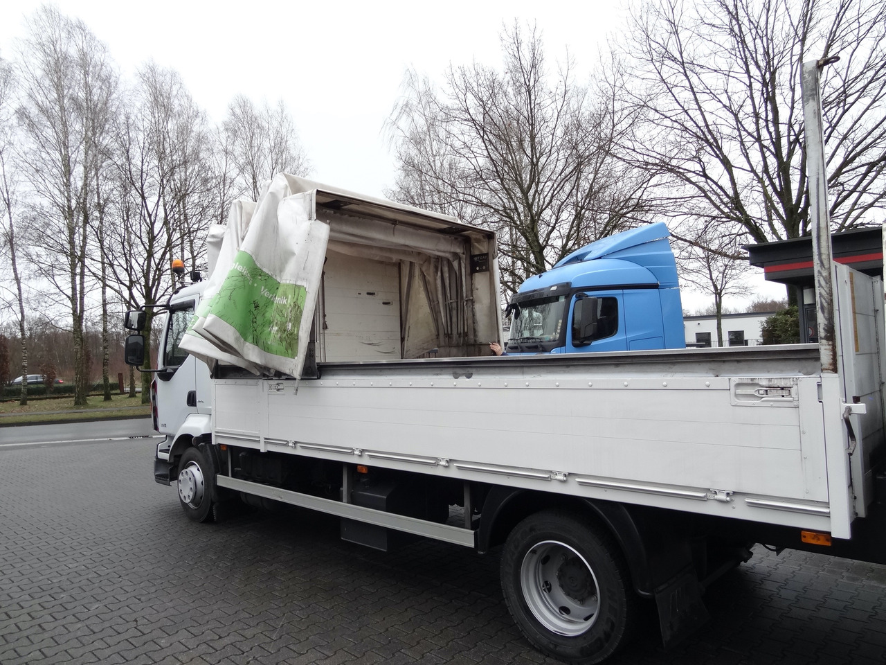 Renault Midlum 300.12 Fassi F80 - 栏板式/ 平板卡车, 起重车:图3 Renault Midlum 300.12 Fassi F80 - 栏板式/ 平板卡车, 起重车:图3