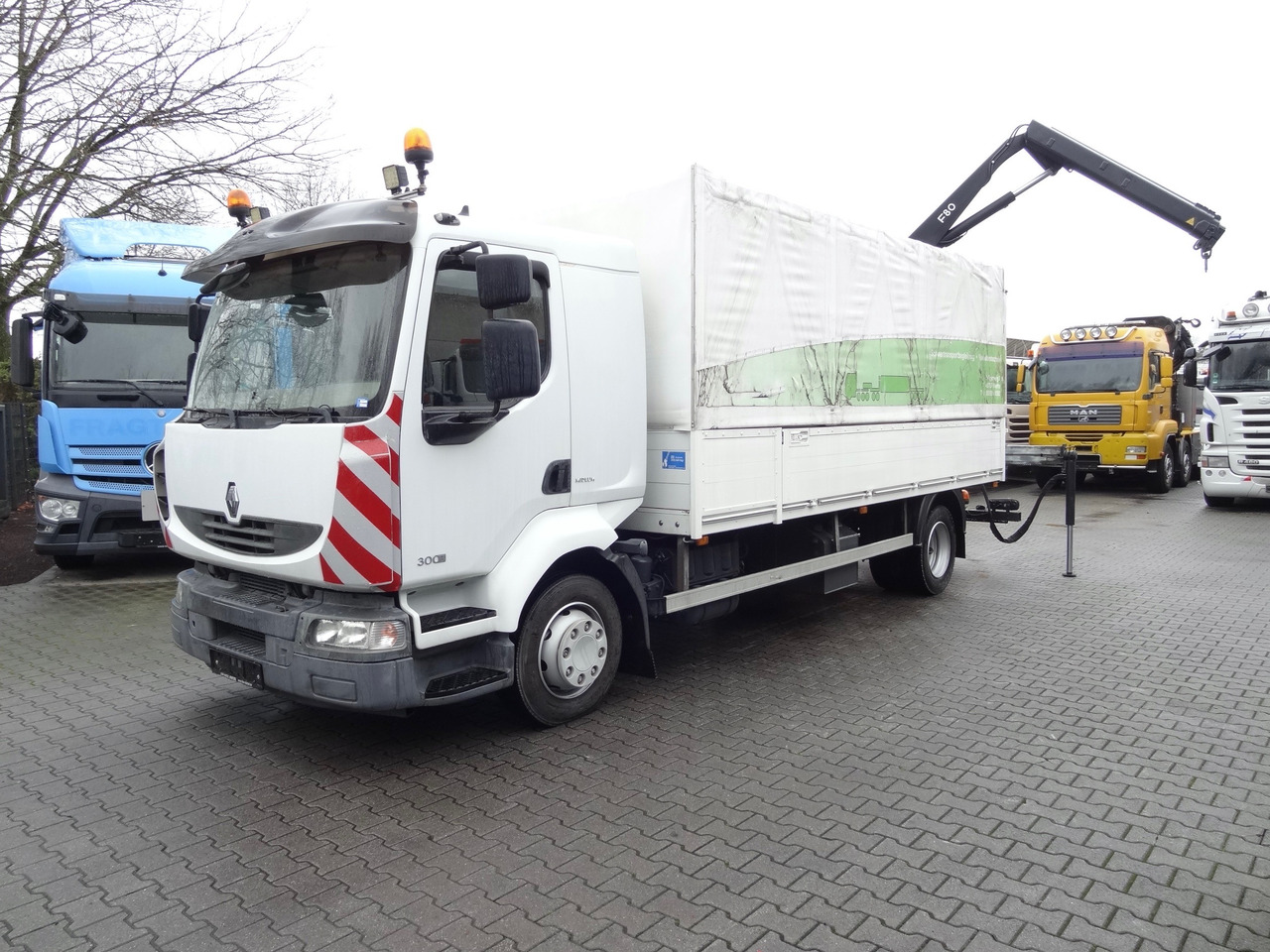 Renault Midlum 300.12 Fassi F80 - 栏板式/ 平板卡车, 起重车:图1 Renault Midlum 300.12 Fassi F80 - 栏板式/ 平板卡车, 起重车:图1