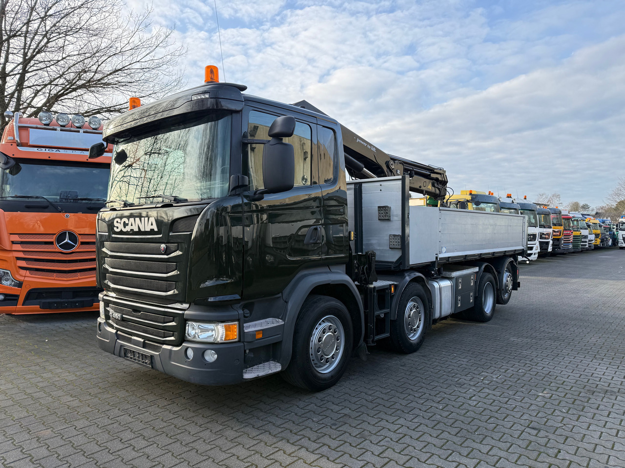 Scania G450 8X2*6 Kipper Kran HMF 2620 K5 - 翻斗车, 起重车:图1 Scania G450 8X2*6 Kipper Kran HMF 2620 K5 - 翻斗车, 起重车:图1