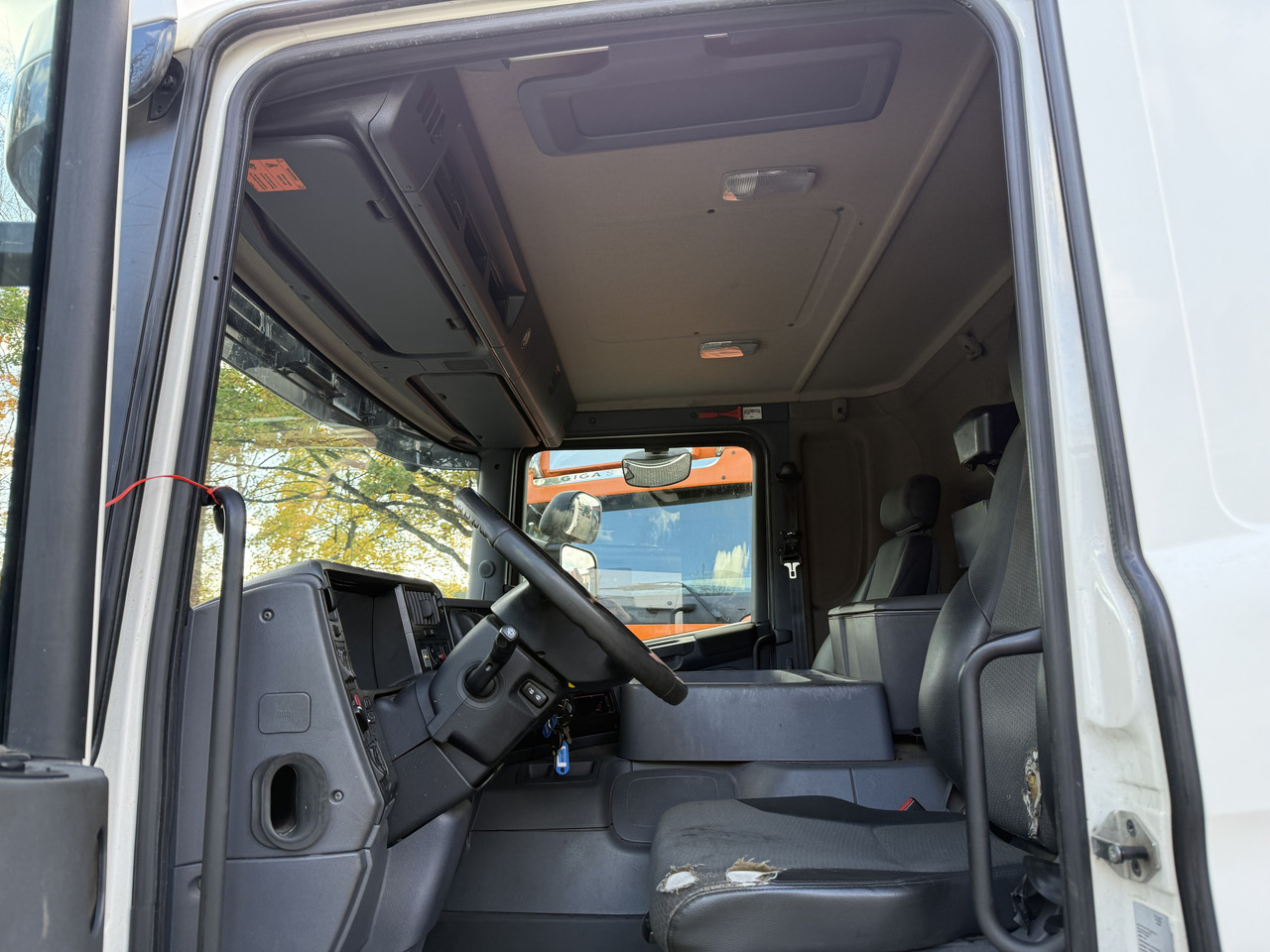 Scania P280 6X2*4 - 驾驶室底盘卡车:图4 Scania P280 6X2*4 - 驾驶室底盘卡车:图4