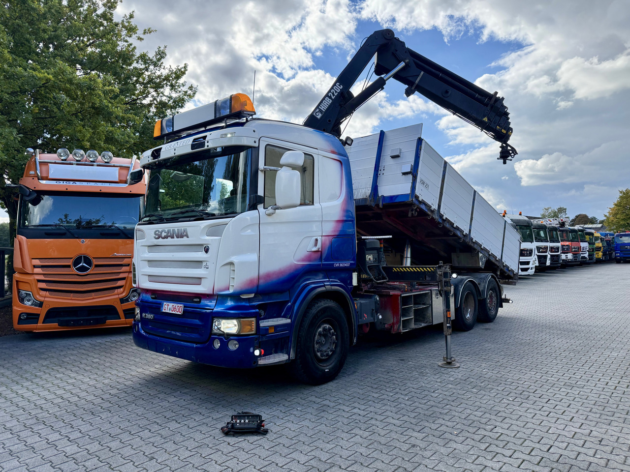 Scania R380 6X2*4 Kipper mit Kran HIAB 220 - 翻斗车, 起重车:图1 Scania R380 6X2*4 Kipper mit Kran HIAB 220 - 翻斗车, 起重车:图1