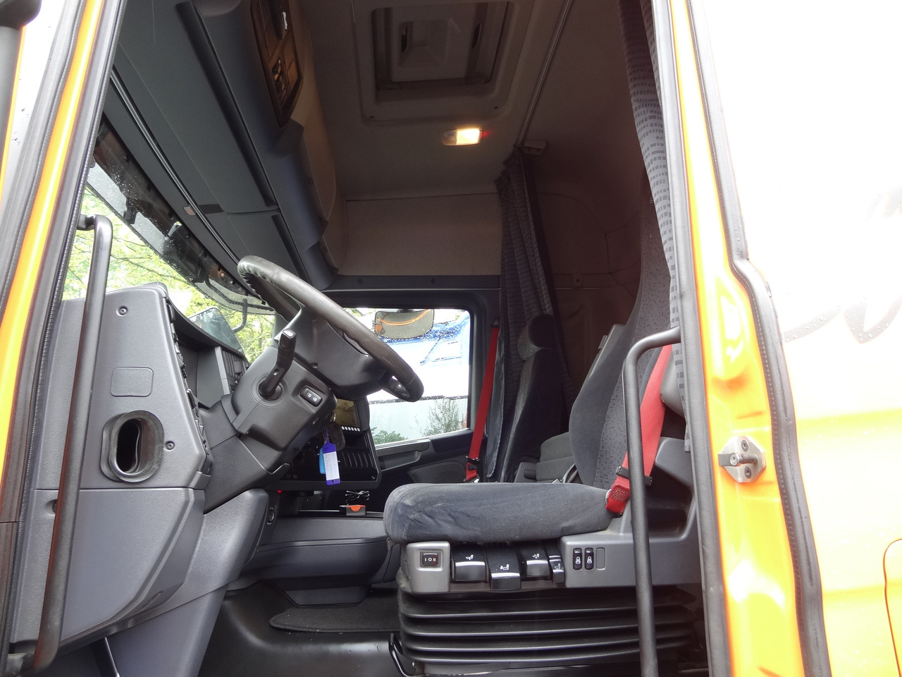 Scania R480 6X2*4 Kran Atlas 240 bis 20 Meter - 栏板式/ 平板卡车, 起重车:图3 Scania R480 6X2*4 Kran Atlas 240 bis 20 Meter - 栏板式/ 平板卡车, 起重车:图3