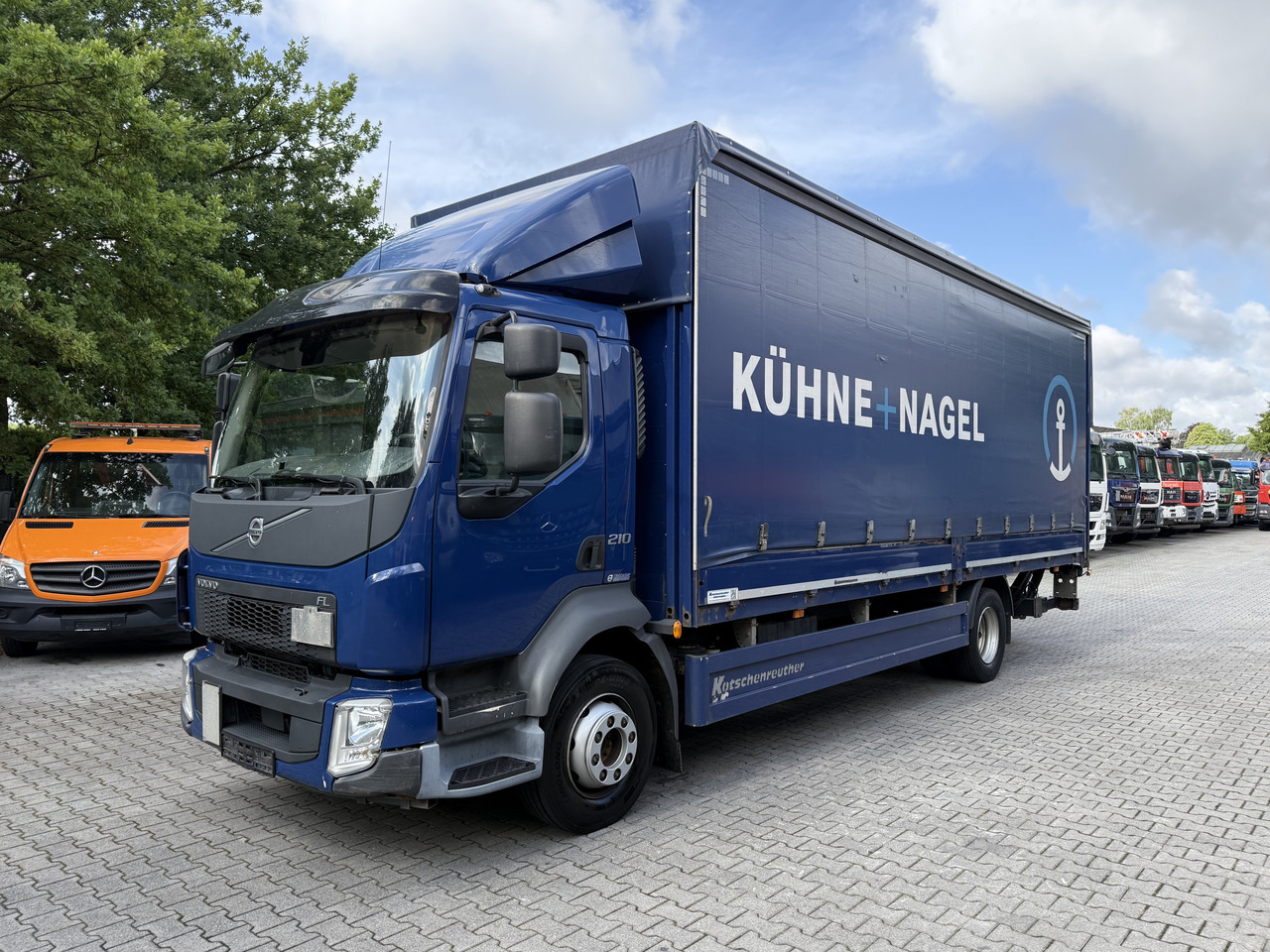 Volvo FL210 14 Tonner - 侧帘卡车:图1 Volvo FL210 14 Tonner - 侧帘卡车:图1