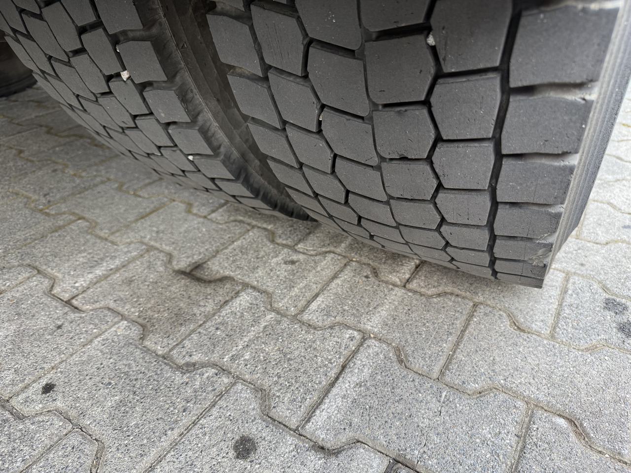 Volvo FL250.18 Carrier Supra 850Mt - 冷藏车:图3 Volvo FL250.18 Carrier Supra 850Mt - 冷藏车:图3