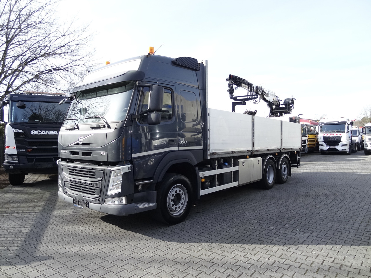 Volvo FM370 6X2*4 Kennis K14 Kran - 起重车, 栏板式/ 平板卡车:图1 Volvo FM370 6X2*4 Kennis K14 Kran - 起重车, 栏板式/ 平板卡车:图1