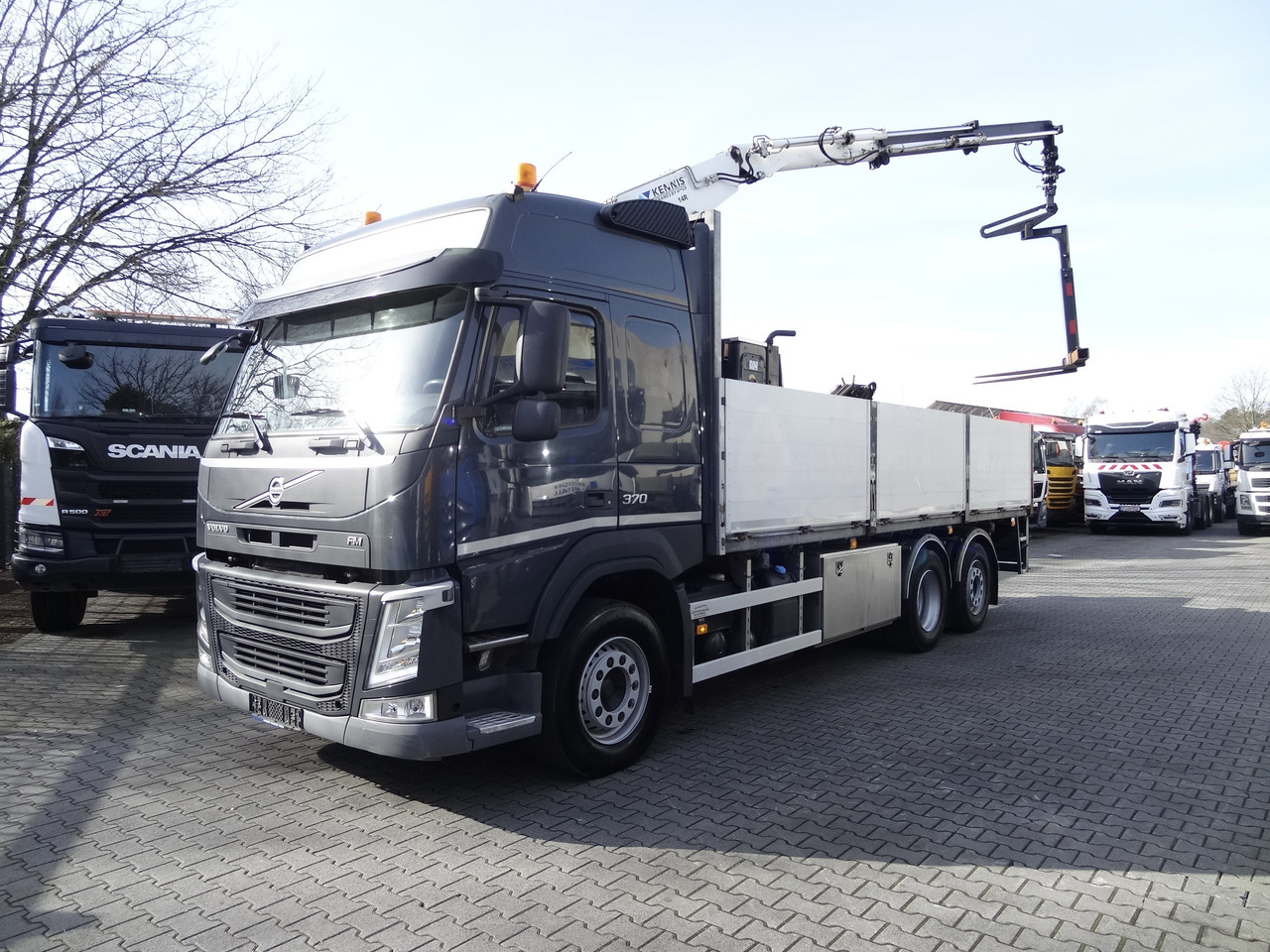 Volvo FM370 6X2*4 Kennis K14 Kran - 栏板式/ 平板卡车, 起重车:图1 Volvo FM370 6X2*4 Kennis K14 Kran - 栏板式/ 平板卡车, 起重车:图1