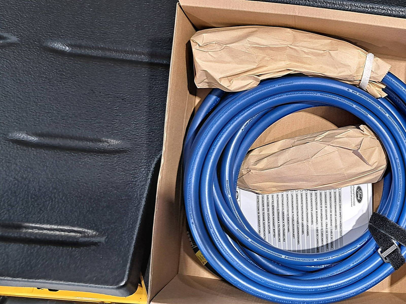 无侧窗厢式货车, 电动小型货车 Ford E-Transit  L3H3 elektr. 68 Kwh：图17