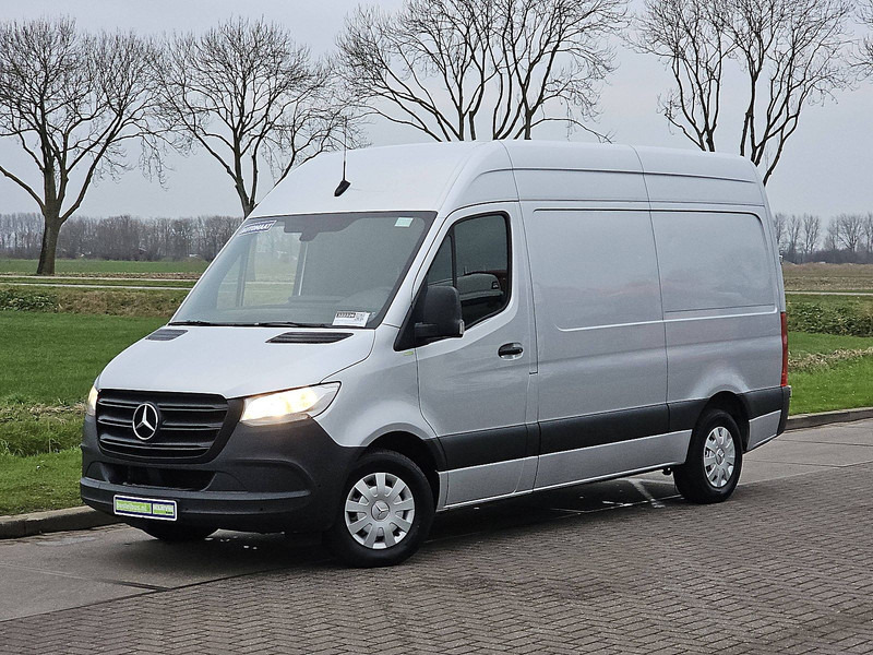 Mercedes-Benz Sprinter 315 L2H2 RWD Mbux - 紧凑型面包车:图2 Mercedes-Benz Sprinter 315 L2H2 RWD Mbux - 紧凑型面包车:图2