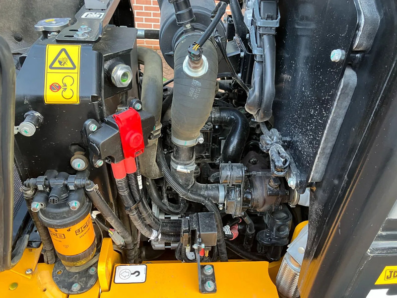 JCB 403 PLUS - 紧凑型轨道装载机:图5 JCB 403 PLUS - 紧凑型轨道装载机:图5