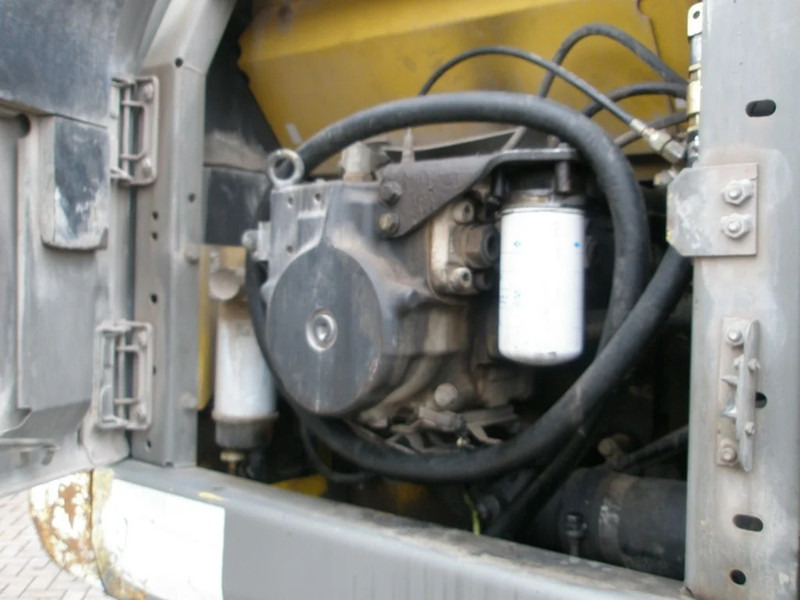 Komatsu PC 210LC-8 - 履带式挖掘机:图5 Komatsu PC 210LC-8 - 履带式挖掘机:图5