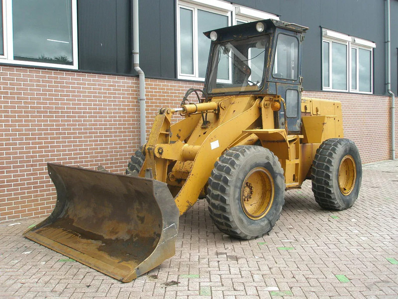 Komatsu W40-2 - 轮式装载机:图1 Komatsu W40-2 - 轮式装载机:图1