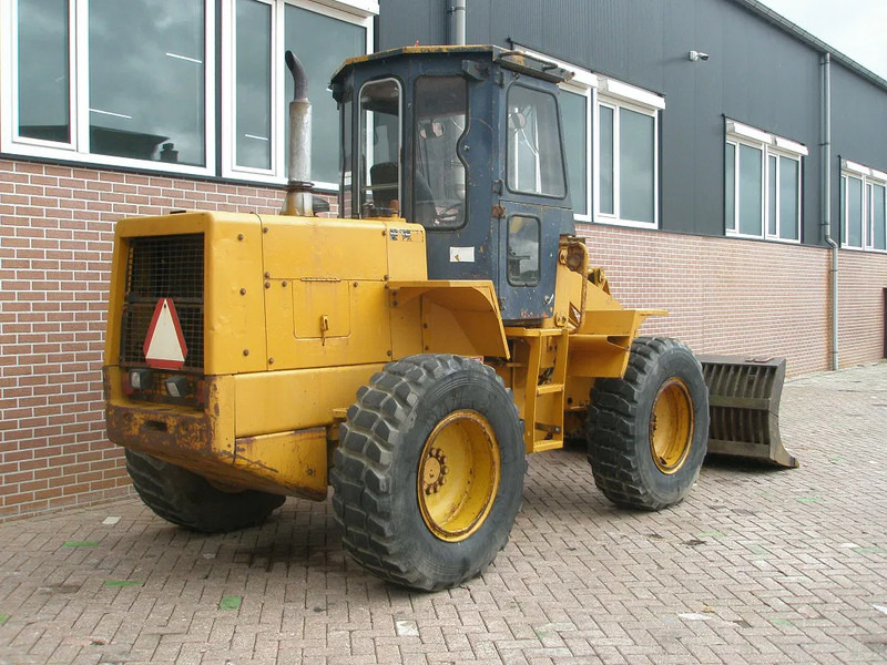 Komatsu W40-2 - 轮式装载机:图3 Komatsu W40-2 - 轮式装载机:图3