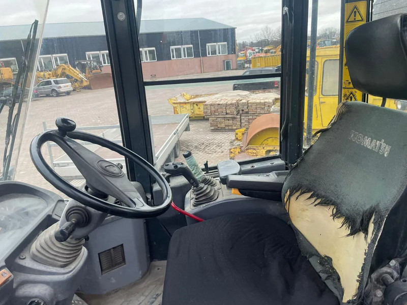 Komatsu WA250-5 - 轮式装载机:图5 Komatsu WA250-5 - 轮式装载机:图5