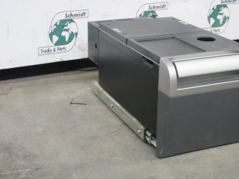 DAF 2019771 KOELKAST 40 LITER DAF XF 480 EURO 6 MODEL 2021 - 电气系统 适用于 卡车:图4 DAF 2019771 KOELKAST 40 LITER DAF XF 480 EURO 6 MODEL 2021 - 电气系统 适用于 卡车:图4