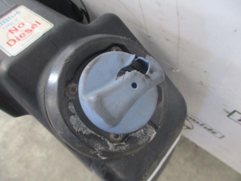 Mercedes-Benz ACTROS A 960 470 20 15 AD BLUE TANK EURO 6 - 燃料箱 适用于 卡车:图3 Mercedes-Benz ACTROS A 960 470 20 15 AD BLUE TANK EURO 6 - 燃料箱 适用于 卡车:图3