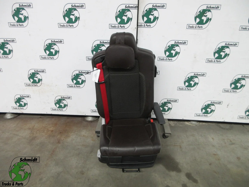 Renault 7484561430 BESTUURDERSTOEL T 520 EURO 6 - 座椅 适用于 卡车:图1 Renault 7484561430 BESTUURDERSTOEL T 520 EURO 6 - 座椅 适用于 卡车:图1