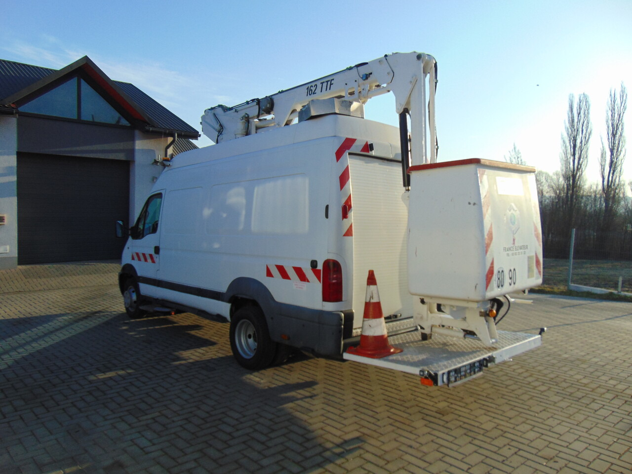 RENAULT Mascott 2,8dCi 110 L2H3 France Elevateur 152TTF 162TTF - 空中平台:图3 RENAULT Mascott 2,8dCi 110 L2H3 France Elevateur 152TTF 162TTF - 空中平台:图3