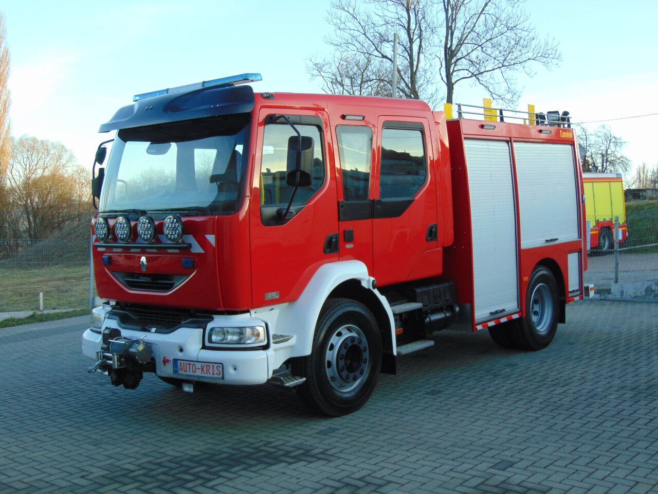 RENAULT Midlum 270dCi Camiva - 消防车:图1 RENAULT Midlum 270dCi Camiva - 消防车:图1