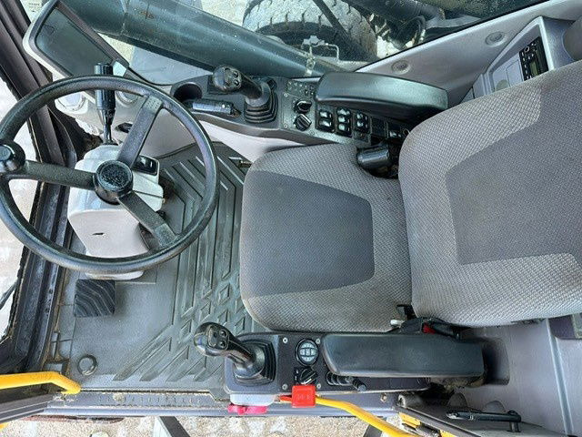 Volvo EW210D MH - 垃圾/ 工业叉装车:图4 Volvo EW210D MH - 垃圾/ 工业叉装车:图4