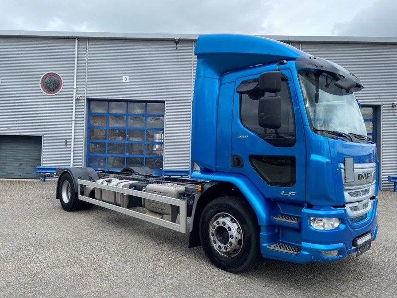 DAF LF290 / ONLY:429873KM / LWDS / GOOD TYRES / AUTOMATIC / EURO-6 / 2018 - 驾驶室底盘卡车:图2 DAF LF290 / ONLY:429873KM / LWDS / GOOD TYRES / AUTOMATIC / EURO-6 / 2018 - 驾驶室底盘卡车:图2