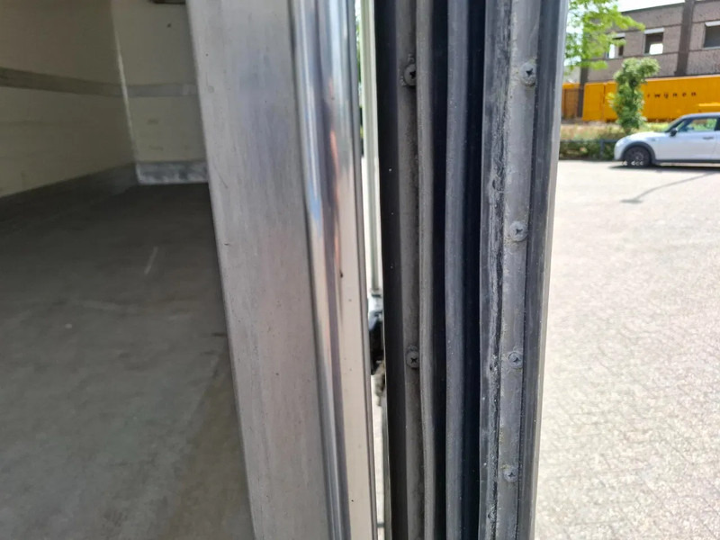 等温卡车 Iveco EuroCargo 120 / COOL TRUCK / CARRIER XARIOS 600 / PLATFORM 2000KG / ONLY:340634 KM / AIRCO / MANUAL / EURO-6 / 2014：图17