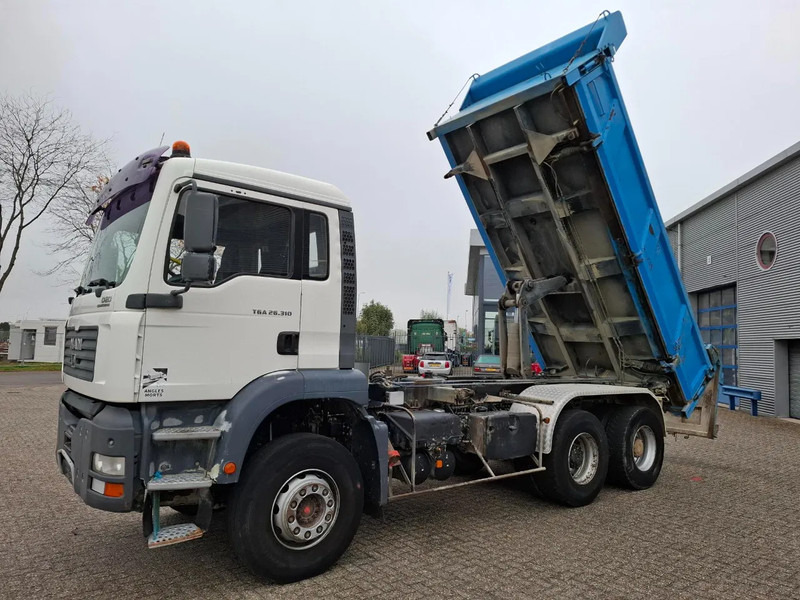 MAN TGA 26.310 / 6X4 / 2XBIG AXLE / 2SIDE TIPPER / ONLY:545423 KM / TUV:06-05-2026 / FULL-STEEL / AIRCO / MANUAL / EURO-4 / 2005 - 翻斗车:图1 MAN TGA 26.310 / 6X4 / 2XBIG AXLE / 2SIDE TIPPER / ONLY:545423 KM / TUV:06-05-2026 / FULL-STEEL / AIRCO / MANUAL / EURO-4 / 2005 - 翻斗车:图1