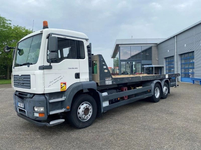 MAN TGA26.320 / SLIDING PLATEAU / WINCH / LIFT AXLE / MACHINE CARRIER / MANUAL / EURO-4 / 2007 - 栏板式/ 平板卡车:图2 MAN TGA26.320 / SLIDING PLATEAU / WINCH / LIFT AXLE / MACHINE CARRIER / MANUAL / EURO-4 / 2007 - 栏板式/ 平板卡车:图2