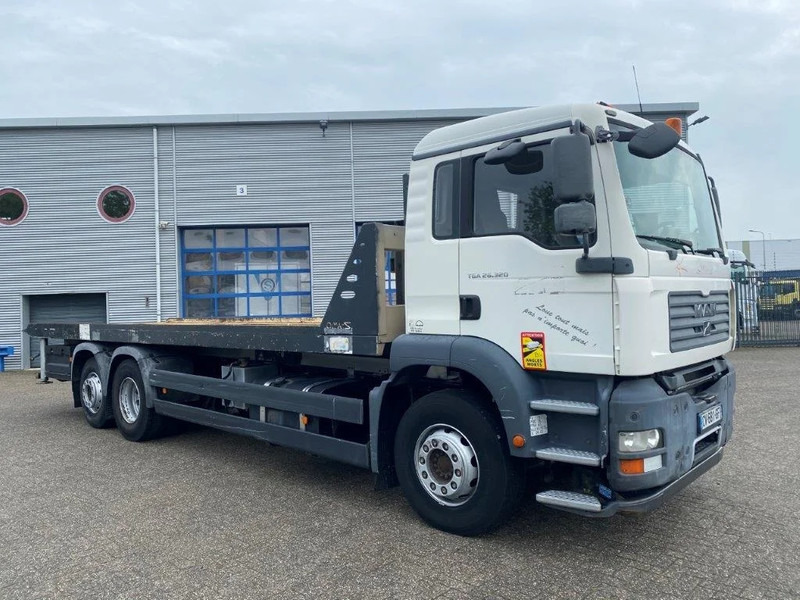 MAN TGA26.320 / SLIDING PLATEAU / WINCH / LIFT AXLE / MACHINE CARRIER / MANUAL / EURO-4 / 2007 - 栏板式/ 平板卡车:图4 MAN TGA26.320 / SLIDING PLATEAU / WINCH / LIFT AXLE / MACHINE CARRIER / MANUAL / EURO-4 / 2007 - 栏板式/ 平板卡车:图4