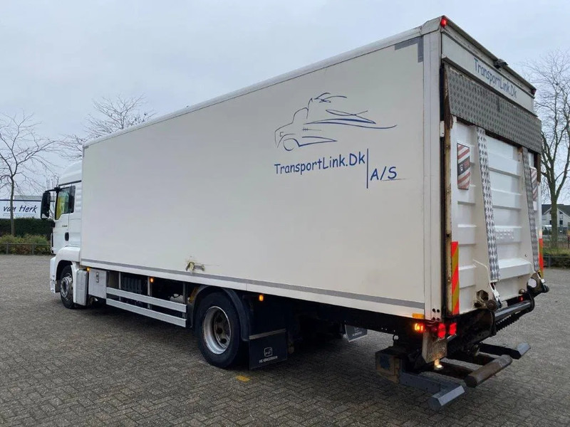 MAN TGS18.360 / HEATED BOX / FULL-AIR / PLATFORM / ONLY:392217 KM / MANUAL / EURO-4 / 2008 - 厢式卡车:图3 MAN TGS18.360 / HEATED BOX / FULL-AIR / PLATFORM / ONLY:392217 KM / MANUAL / EURO-4 / 2008 - 厢式卡车:图3