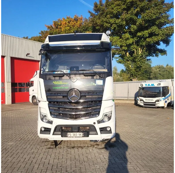 Mercedes-Benz ACTROS 1863 / ENGINE RUNNING / RETARDER / PARK-COOL /HYDRAULICS / ONLY: 268593KM / GIGA-SPACE / MIRRORCAM / AUTOMATIC / EURO-6 / - 牵引车:图3 Mercedes-Benz ACTROS 1863 / ENGINE RUNNING / RETARDER / PARK-COOL /HYDRAULICS / ONLY: 268593KM / GIGA-SPACE / MIRRORCAM / AUTOMATIC / EURO-6 / - 牵引车:图3