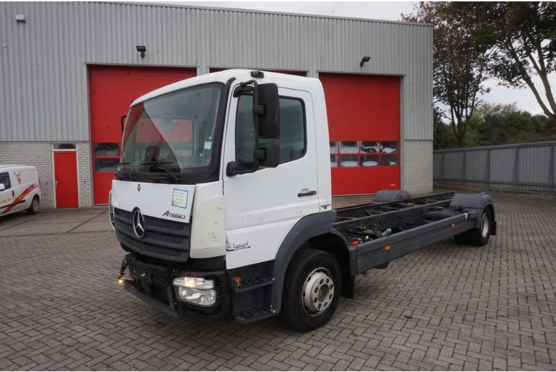 Mercedes-Benz ATEGO 1221 / ENGINE RUNNING / ONLY:253095 KM / AUTOMATIC / EURO-6 / 2017 - 驾驶室底盘卡车:图1 Mercedes-Benz ATEGO 1221 / ENGINE RUNNING / ONLY:253095 KM / AUTOMATIC / EURO-6 / 2017 - 驾驶室底盘卡车:图1