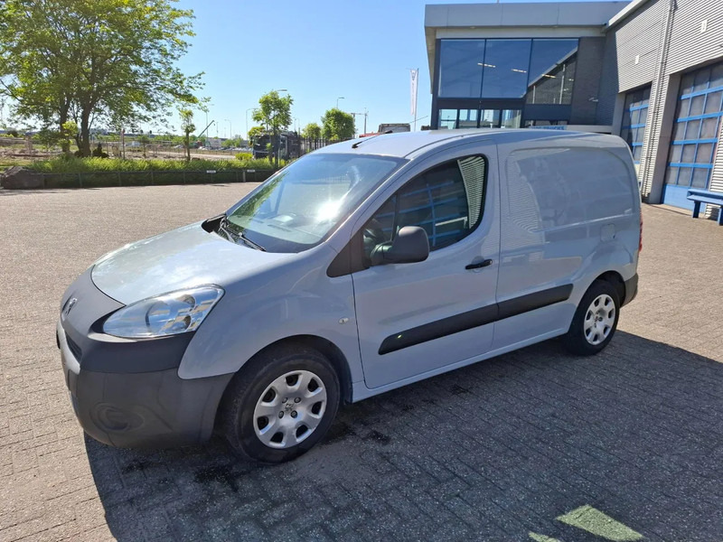 Peugeot Partner 1.6 HDI / TUV:12-01-2026 / AIRCO / CLOSED BOX / MANUAL / EURO-5 b / 2015 - 紧凑型面包车:图1 Peugeot Partner 1.6 HDI / TUV:12-01-2026 / AIRCO / CLOSED BOX / MANUAL / EURO-5 b / 2015 - 紧凑型面包车:图1