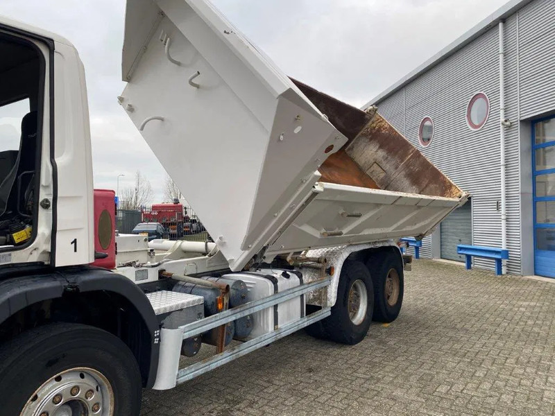 Scania 124-400 / 6X4 / RETARDER / BIG AXLE / FULL STEEL / 2SIDE TIPPER / OLD TACHO / AIRCO / MANUAL / EURO-2 / 2000 - 翻斗车:图3 Scania 124-400 / 6X4 / RETARDER / BIG AXLE / FULL STEEL / 2SIDE TIPPER / OLD TACHO / AIRCO / MANUAL / EURO-2 / 2000 - 翻斗车:图3