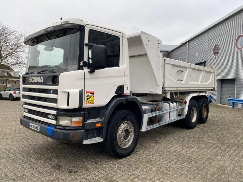 Scania 124-400 / 6X4 / RETARDER / BIG AXLE / FULL STEEL / 2SIDE TIPPER / OLD TACHO / AIRCO / MANUAL / EURO-2 / 2000 - 翻斗车:图1 Scania 124-400 / 6X4 / RETARDER / BIG AXLE / FULL STEEL / 2SIDE TIPPER / OLD TACHO / AIRCO / MANUAL / EURO-2 / 2000 - 翻斗车:图1