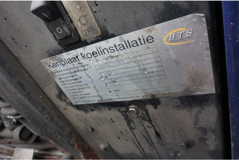 冷藏拖车 Tracon UDEN TM.180 / NL TRAILER / THROUGH-LOADING SYSTEM / ISOLATED / ALCOA / PLATFORM 2000 KG / 2003:图19 冷藏拖车 Tracon UDEN TM.180 / NL TRAILER / THROUGH-LOADING SYSTEM / ISOLATED / ALCOA / PLATFORM 2000 KG / 2003:图19