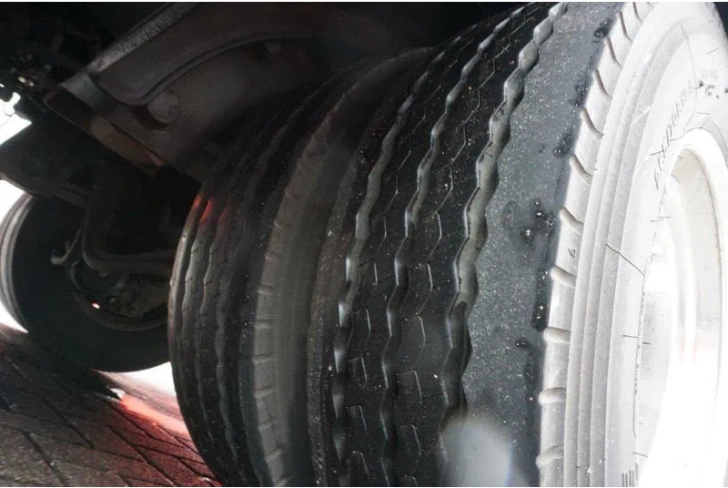 冷藏拖车 Tracon UDEN TM.180 / NL TRAILER / THROUGH-LOADING SYSTEM / ISOLATED / ALCOA / PLATFORM 2000 KG / 2003:图20 冷藏拖车 Tracon UDEN TM.180 / NL TRAILER / THROUGH-LOADING SYSTEM / ISOLATED / ALCOA / PLATFORM 2000 KG / 2003:图20