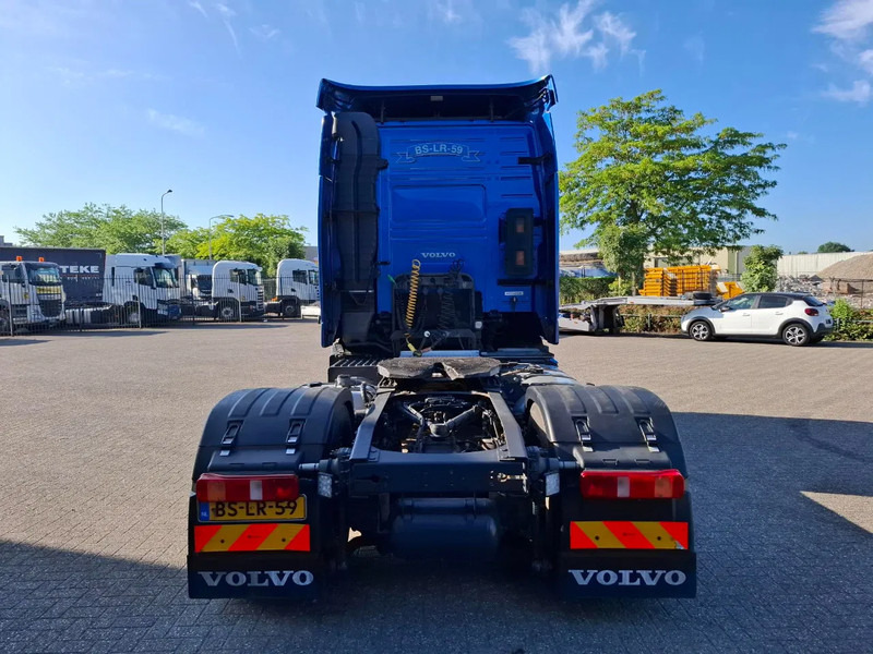 Volvo FH13-400 / HYDRAULICS / NL TRUCK / TUV:14-09-2025 / GLOBETROTTER / FRIGDE / AIRCO / AUTOMATIC / EURO-5 / 2006 - 牵引车:图4 Volvo FH13-400 / HYDRAULICS / NL TRUCK / TUV:14-09-2025 / GLOBETROTTER / FRIGDE / AIRCO / AUTOMATIC / EURO-5 / 2006 - 牵引车:图4