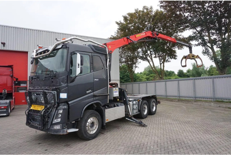 Volvo FH16-750 / ENGINE RUNNING / 6x4 / RETARDER / BIG AXLE / VEB+ / PALFINGER FD250 / EURO-6 / 2016 - 木材运输车, 起重车:图1 Volvo FH16-750 / ENGINE RUNNING / 6x4 / RETARDER / BIG AXLE / VEB+ / PALFINGER FD250 / EURO-6 / 2016 - 木材运输车, 起重车:图1