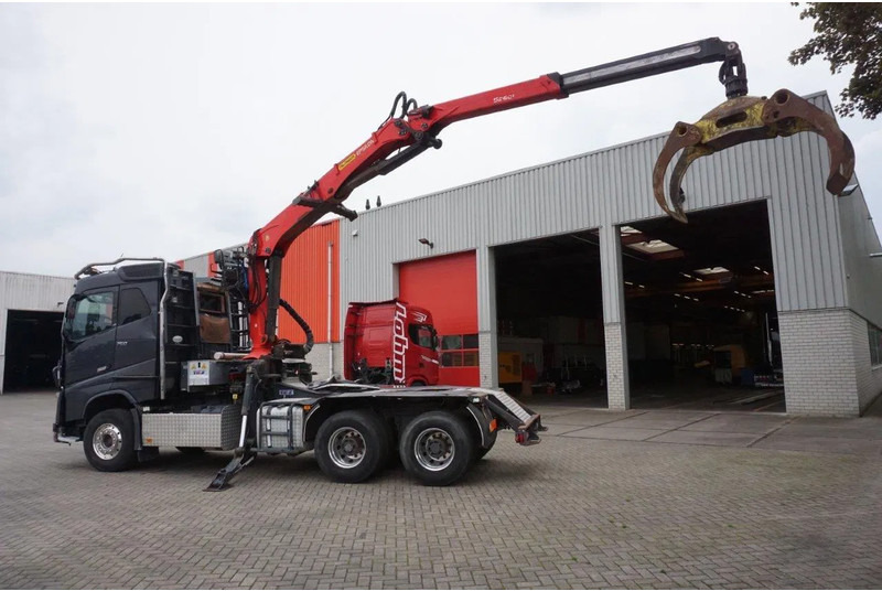 Volvo FH16-750 / ENGINE RUNNING / 6x4 / RETARDER / BIG AXLE / VEB+ / PALFINGER FD250 / EURO-6 / 2016 - 木材运输车, 起重车:图5 Volvo FH16-750 / ENGINE RUNNING / 6x4 / RETARDER / BIG AXLE / VEB+ / PALFINGER FD250 / EURO-6 / 2016 - 木材运输车, 起重车:图5