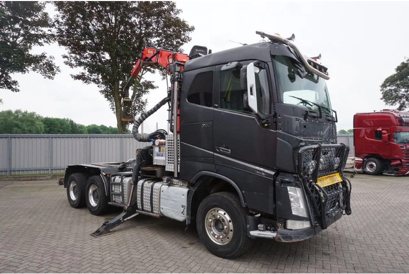 Volvo FH16-750 / ENGINE RUNNING / 6x4 / RETARDER / BIG AXLE / VEB+ / PALFINGER FD250 / EURO-6 / 2016 - 木材运输车, 起重车:图4 Volvo FH16-750 / ENGINE RUNNING / 6x4 / RETARDER / BIG AXLE / VEB+ / PALFINGER FD250 / EURO-6 / 2016 - 木材运输车, 起重车:图4