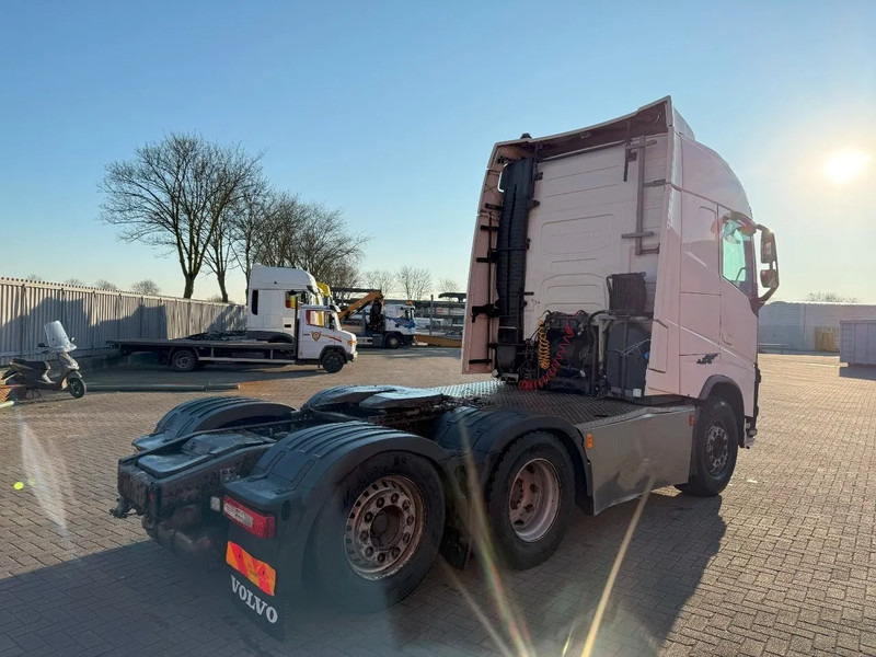 Volvo FH4-500 / ENGINE RUNNING / HYDRAULICS / VEB+ / LWDS / LIFT AXLE / AUTOMATIC / EURO-6 / 2014 - 牵引车:图5 Volvo FH4-500 / ENGINE RUNNING / HYDRAULICS / VEB+ / LWDS / LIFT AXLE / AUTOMATIC / EURO-6 / 2014 - 牵引车:图5