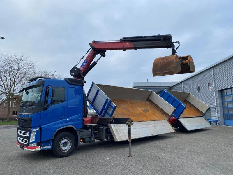Volvo FH4-500 / HMF 3220K-RC / REMOTE / ROTATOR / 3SIDE TIPPER / DYNAMIC STEERING / ONLY:302623 KM / AUTOMATIC / EURO-6 / 2017 - 起重车:图2 Volvo FH4-500 / HMF 3220K-RC / REMOTE / ROTATOR / 3SIDE TIPPER / DYNAMIC STEERING / ONLY:302623 KM / AUTOMATIC / EURO-6 / 2017 - 起重车:图2